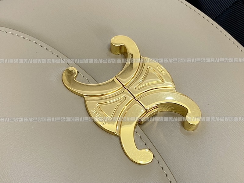 셀린느틴베사체 20260306-132136-005루.jpg