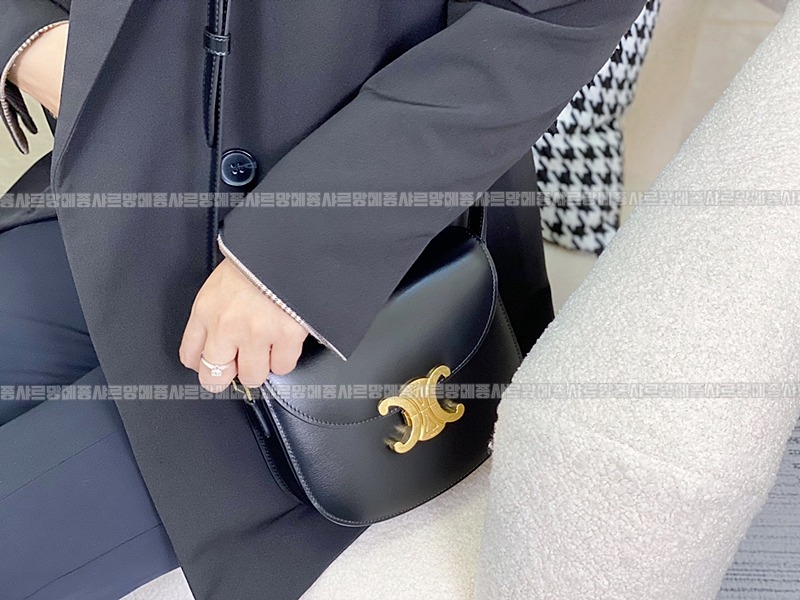 셀린느틴베사체 20260306-132713-019루.jpg