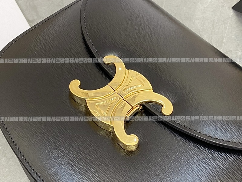 셀린느틴베사체 20260306-132711-005루.jpg