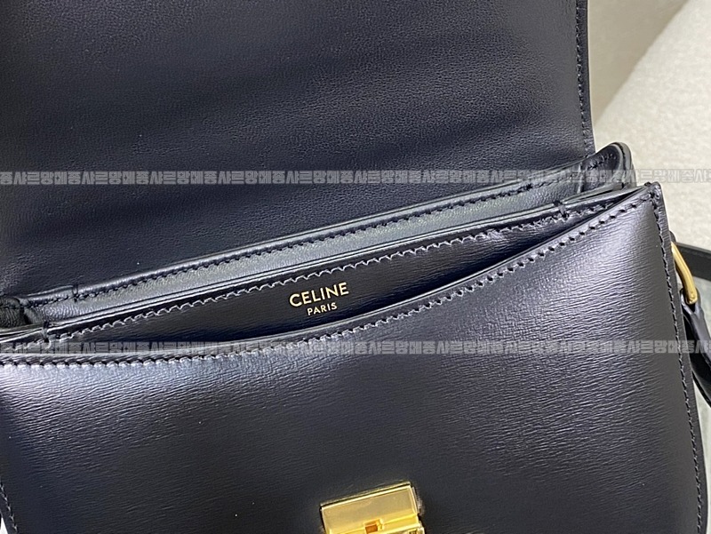 셀린느틴베사체 20260306-132711-008루.jpg