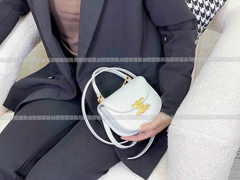 셀린느미니베사체트리옹프 20260306-154622-020루.jpg