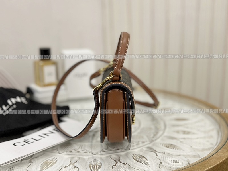 셀린느베사체미니트리오페숄더백 20260306-160132-003루.jpg