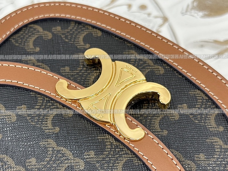 셀린느베사체미니트리오페숄더백 20260306-160134-014루.jpg