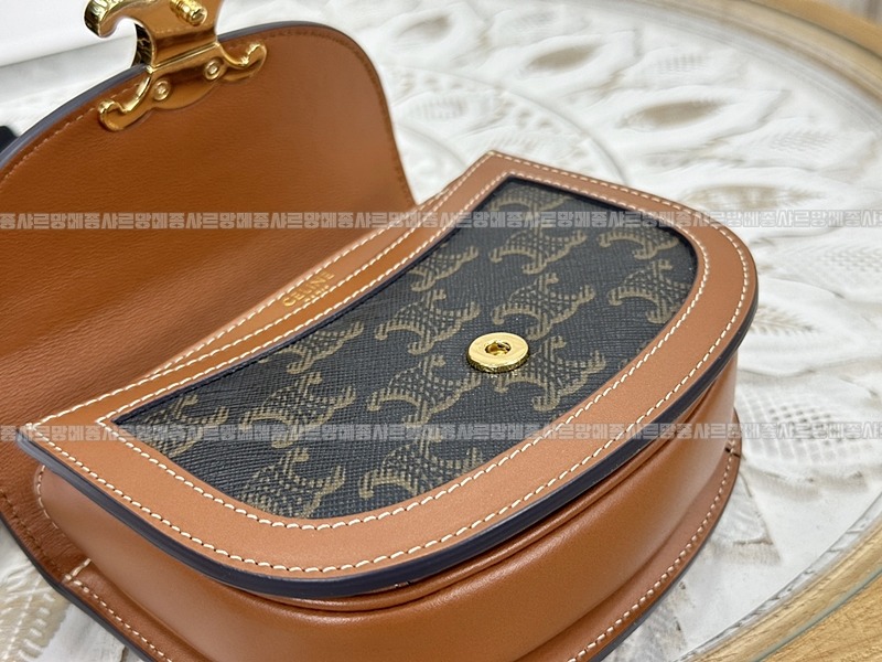 셀린느베사체미니트리오페숄더백 20260306-160134-015루.jpg