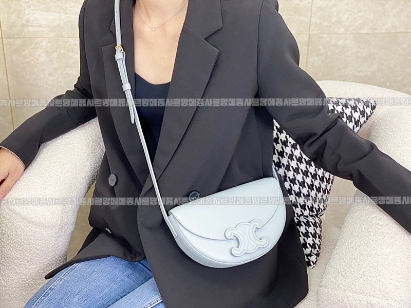 셀린느퀴르트리오페베사체숄더백 20260306-161237-016루.jpg