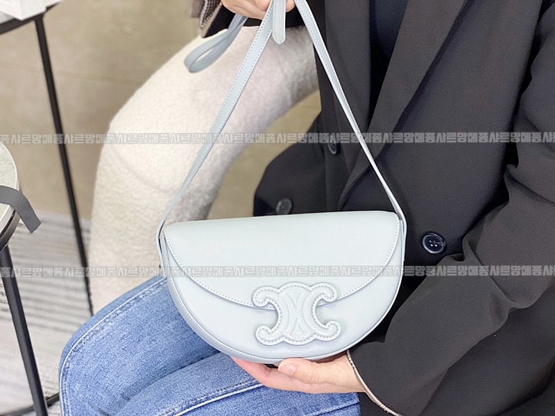 셀린느퀴르트리오페베사체숄더백 20260306-161237-018루.jpg