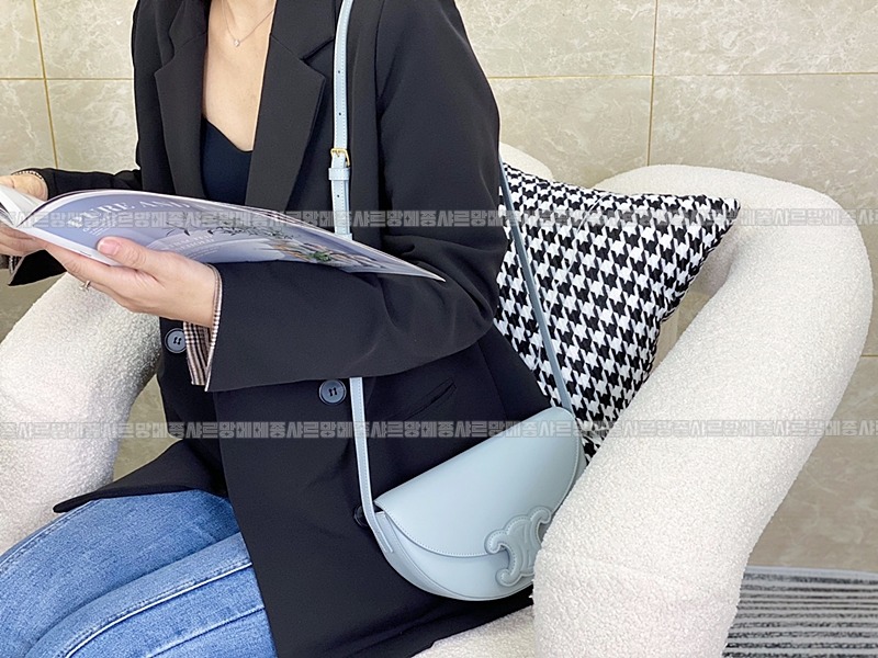 셀린느퀴르트리오페베사체숄더백 20260306-161236-015루.jpg