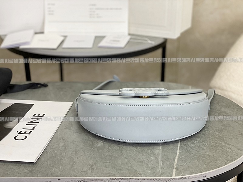 셀린느퀴르트리오페베사체숄더백 20260306-161235-006루.jpg