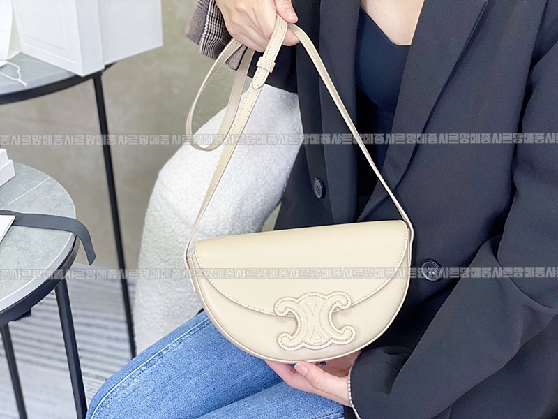 셀린느퀴르트리오페베사체숄더백 20260306-161748-020루.jpg