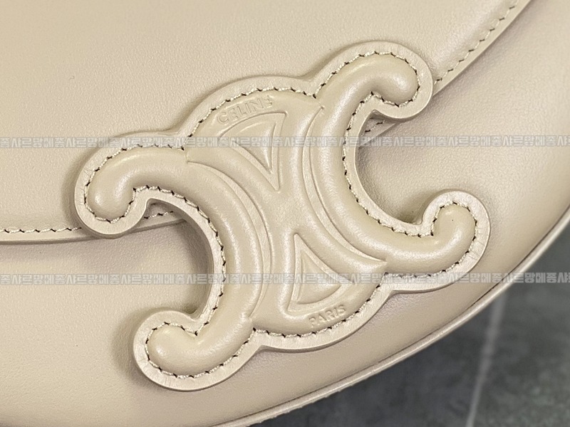 셀린느퀴르트리오페베사체숄더백 20260306-161746-005루.jpg