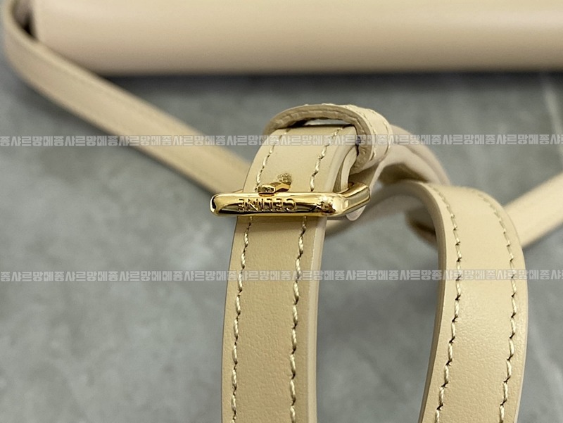 셀린느퀴르트리오페베사체숄더백 20260306-161747-012루.jpg