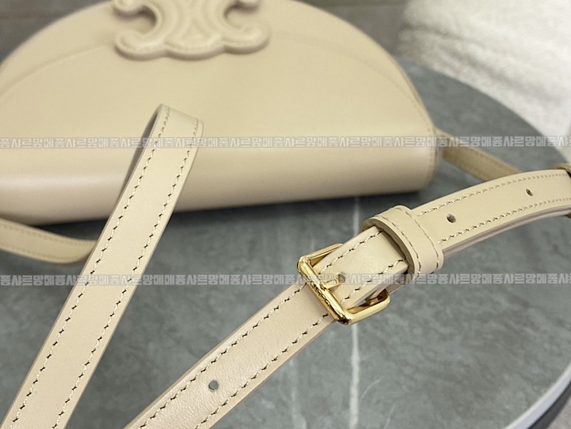 셀린느퀴르트리오페베사체숄더백 20260306-161747-014루.jpg