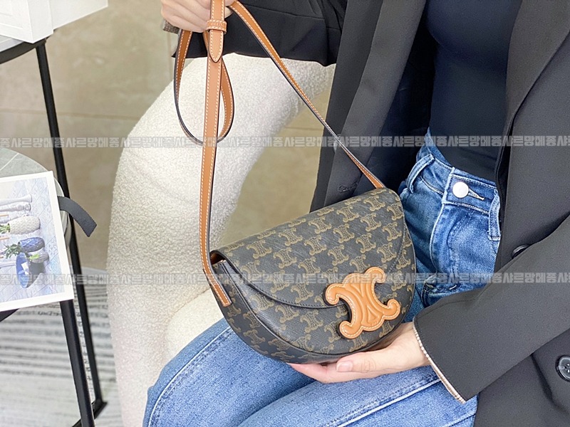 셀린느퀴르트리오페베사체숄더백 20260306-162233-019루.jpg