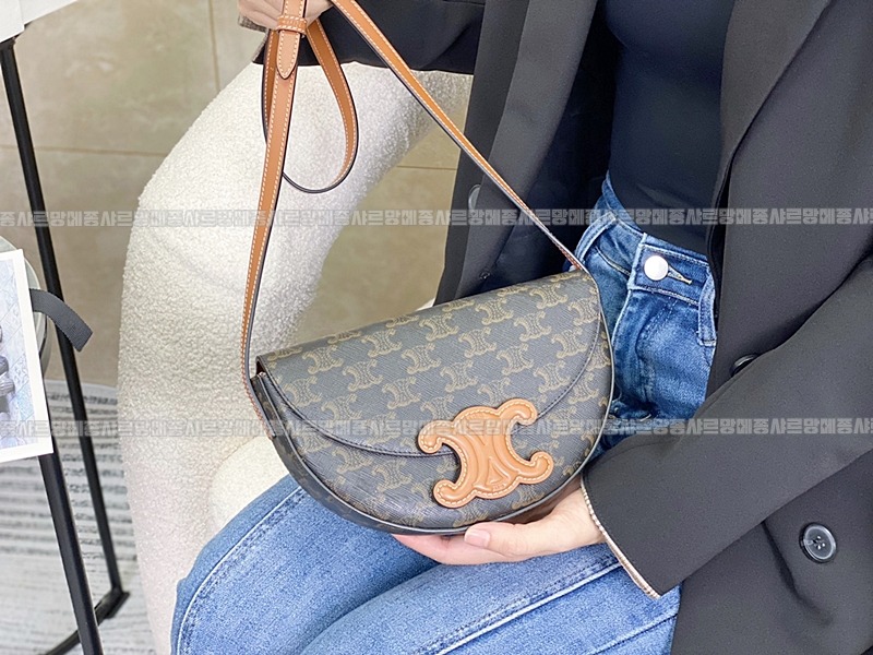 셀린느퀴르트리오페베사체숄더백 20260306-162233-020루.jpg