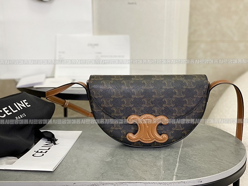 셀린느퀴르트리오페베사체숄더백 20260306-162231-001루.jpg