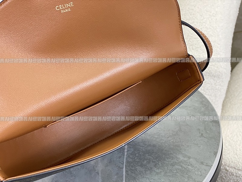 셀린느퀴르트리오페베사체숄더백 20260306-162232-007루.jpg