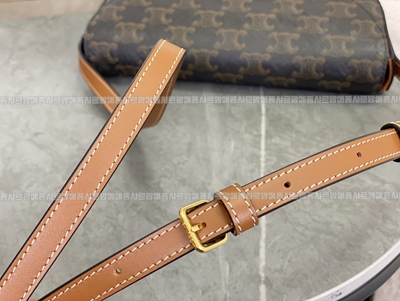 셀린느퀴르트리오페베사체숄더백 20260306-162232-012루.jpg