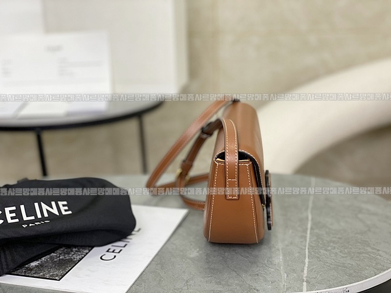 셀린느퀴르트리오페베사체숄더백 20260306-163106-003루.jpg