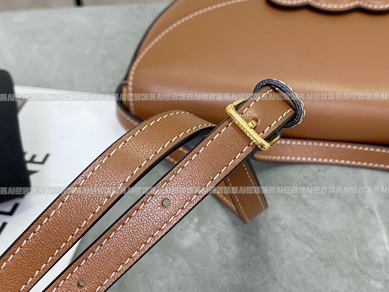 셀린느퀴르트리오페베사체숄더백 20260306-163107-014루.jpg