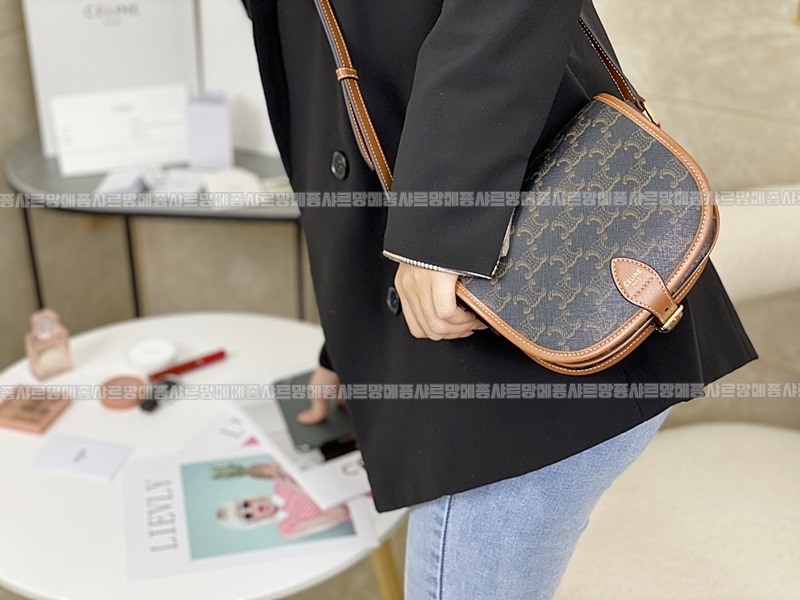 셀린느폴코트리옹프캔버스메신저백 20260306-163547-019루.jpg