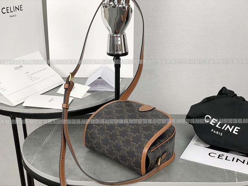 셀린느폴코트리옹프캔버스메신저백 20260306-163545-004루.jpg