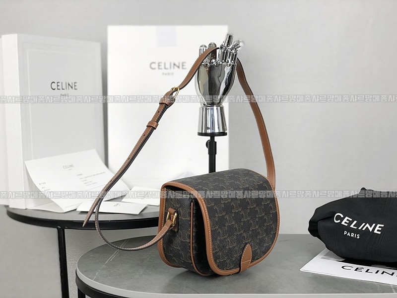 셀린느폴코트리옹프캔버스메신저백 20260306-163545-002루.jpg