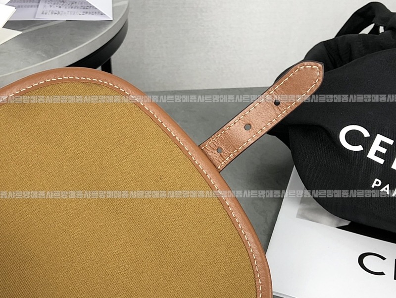 셀린느폴코트리옹프캔버스메신저백 20260306-163546-013루.jpg