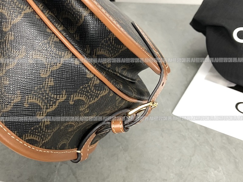 셀린느폴코트리옹프캔버스메신저백 20260306-163546-011루.jpg