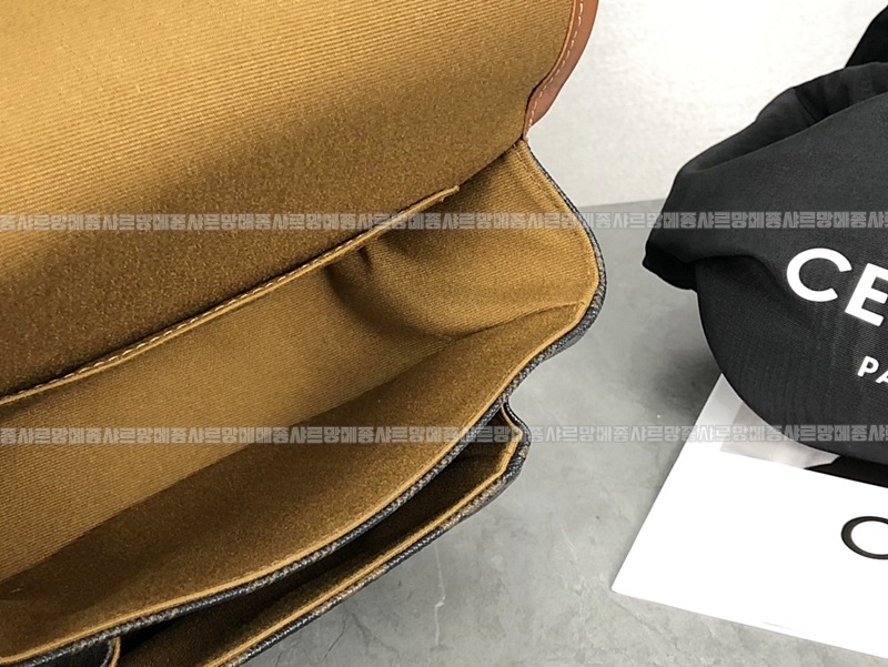 셀린느폴코트리옹프캔버스메신저백 20260306-163546-012루.jpg