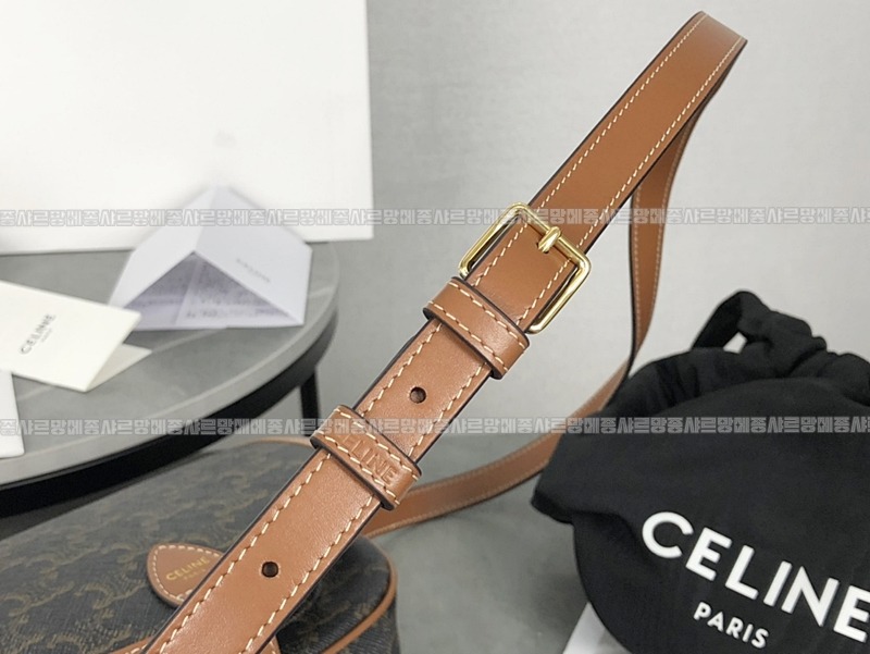 셀린느폴코트리옹프캔버스메신저백 20260306-163546-014루.jpg