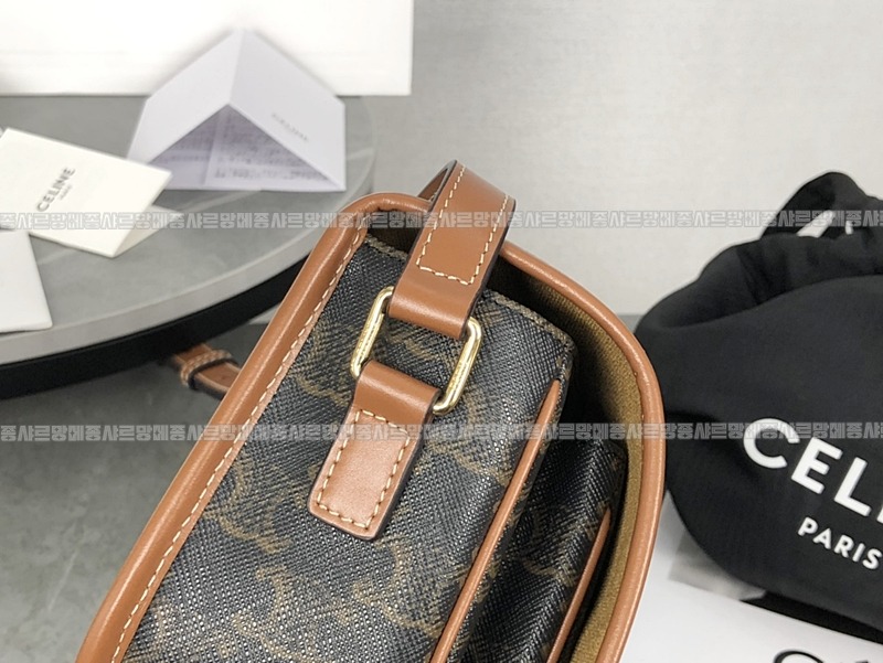 셀린느폴코트리옹프캔버스메신저백 20260306-163547-018루.jpg