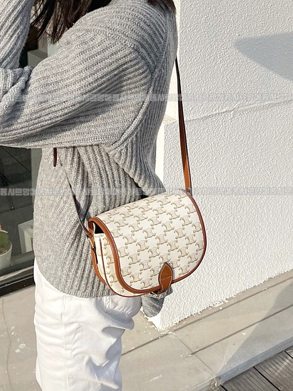 셀린느폴코트리옹프캔버스메신저백 20260307-104208-019루.jpg