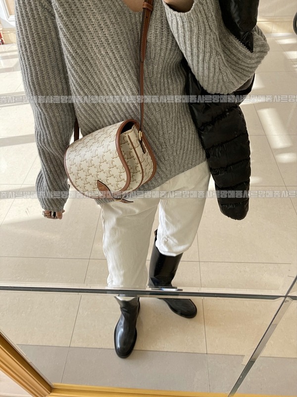 셀린느폴코트리옹프캔버스메신저백 20260307-104208-021루.jpg