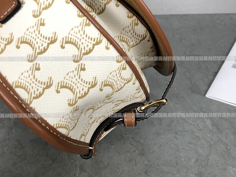 셀린느폴코트리옹프캔버스메신저백 20260307-104207-012루.jpg