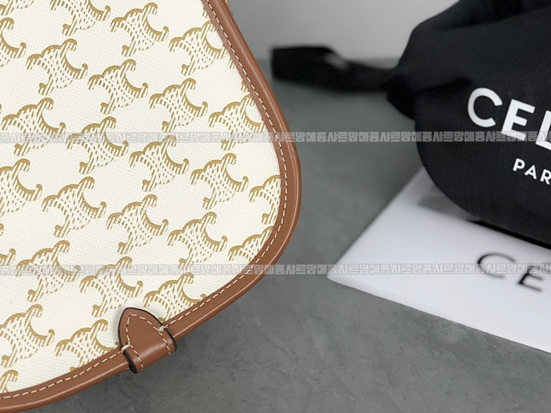 셀린느폴코트리옹프캔버스메신저백 20260307-104208-018루.jpg