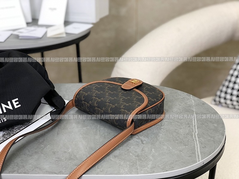 셀린느미니베사체백 20260307-105506-004루.jpg