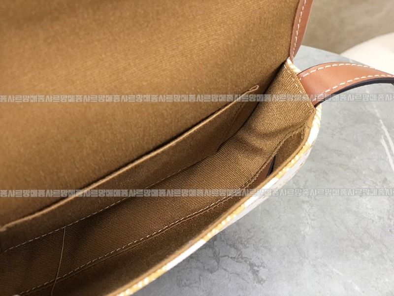 셀린느미니베사체백 20260307-105854-009루.jpg