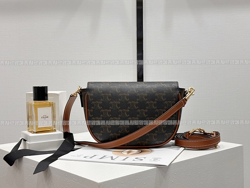 셀린느미니베사체백 20260307-110154-003루.jpg