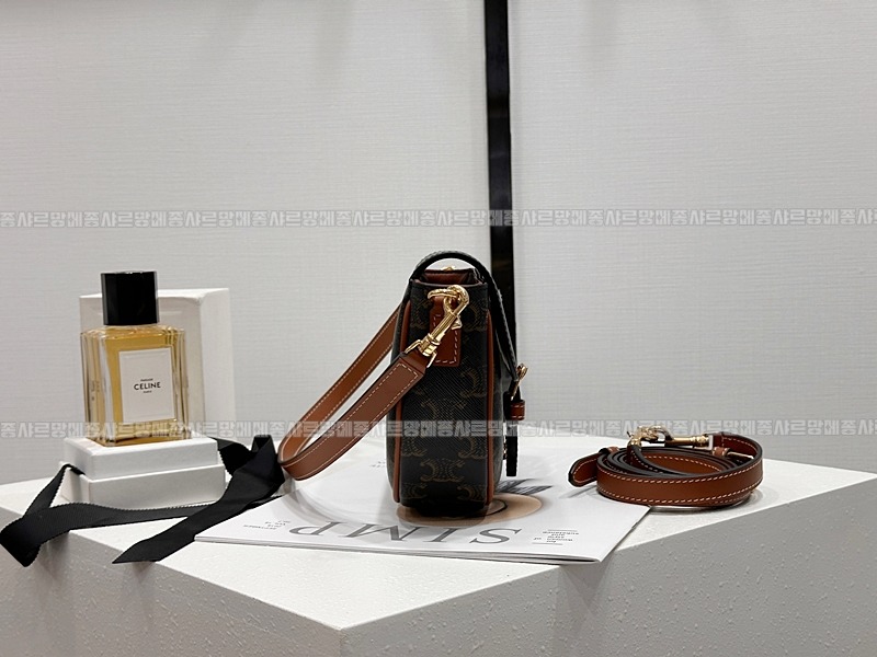 셀린느미니베사체백 20260307-110155-004루.jpg