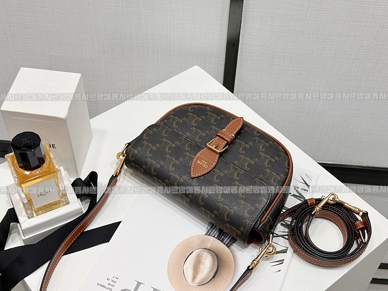 셀린느미니베사체백 20260307-110155-006루.jpg