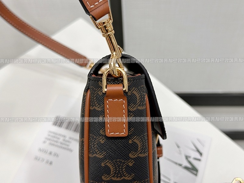 셀린느미니베사체백 20260307-110155-008루.jpg