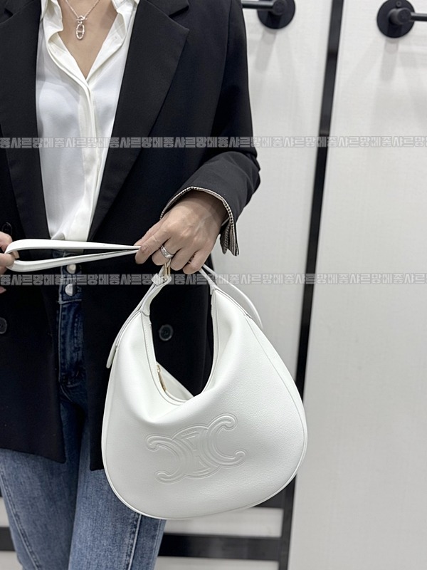 셀린느미디움엘로이즈백 20260307-111623-022루.jpg