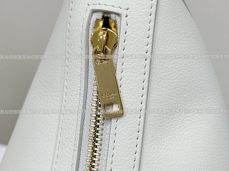 셀린느미디움엘로이즈백 20260307-111621-007루.jpg