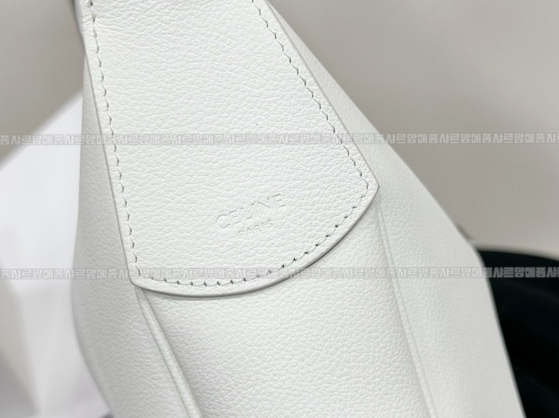 셀린느미디움엘로이즈백 20260307-111621-008루.jpg