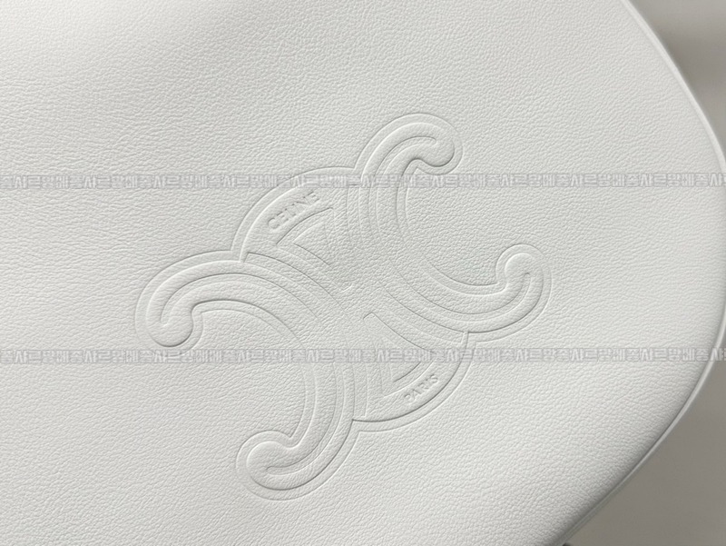 셀린느미디움엘로이즈백 20260307-111621-010루.jpg