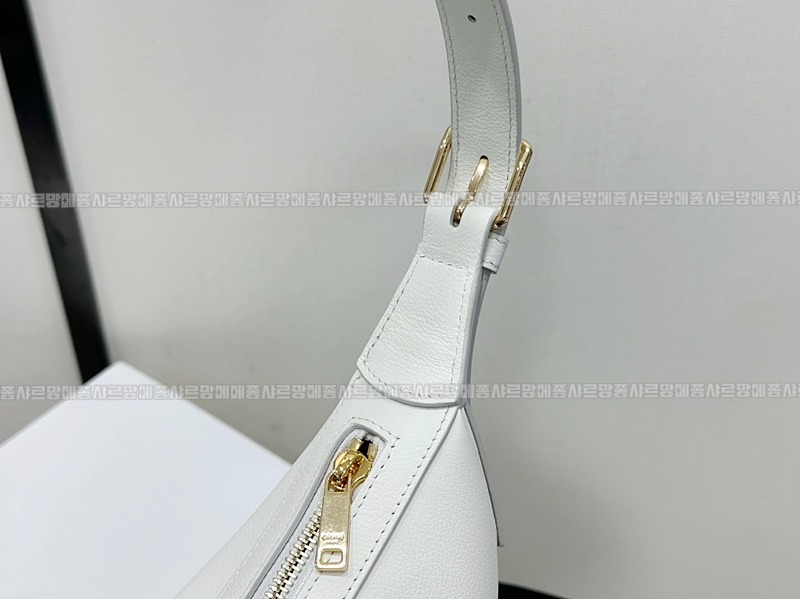 셀린느미디움엘로이즈백 20260307-111621-012루.jpg