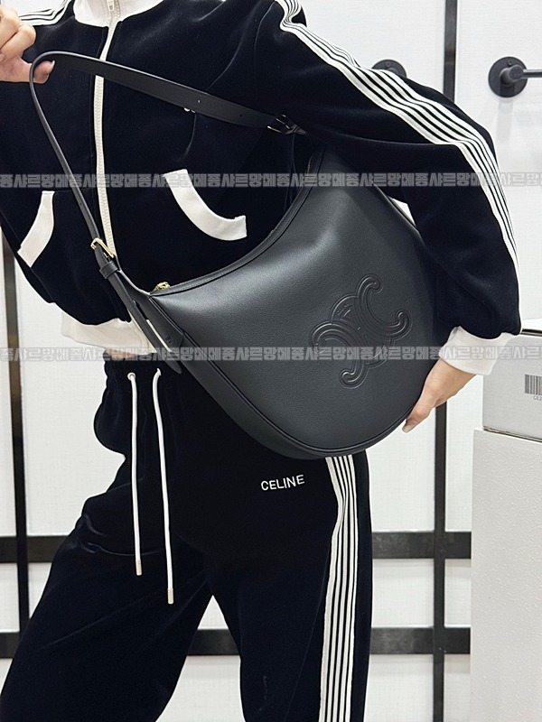 셀린느미디움엘로이즈백 20260307-112124-021루.jpg