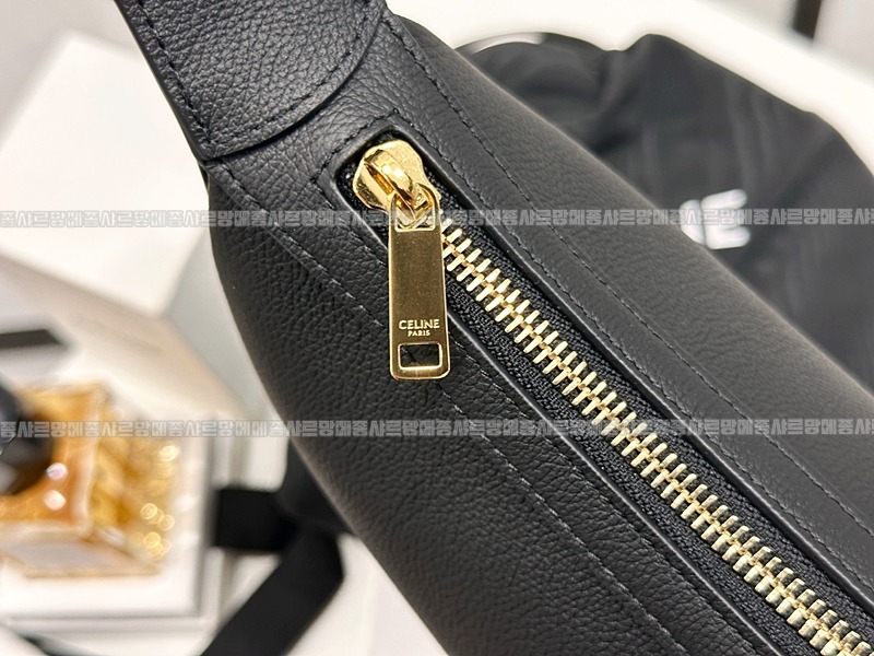 셀린느미디움엘로이즈백 20260307-112121-008루.jpg