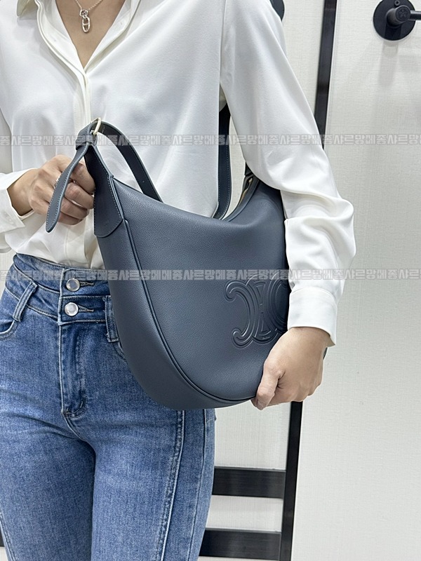 셀린느미디움엘로이즈백 20260307-112703-020루.jpg