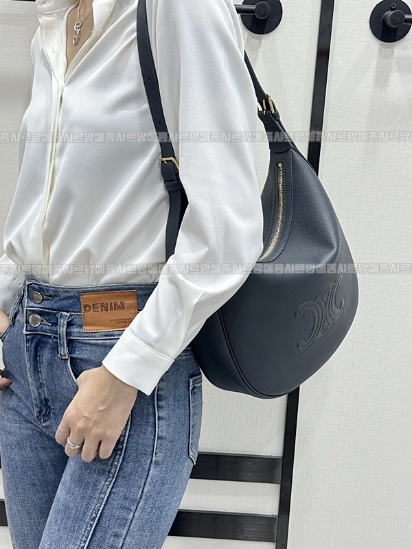 셀린느미디움엘로이즈백 20260307-112704-022루.jpg